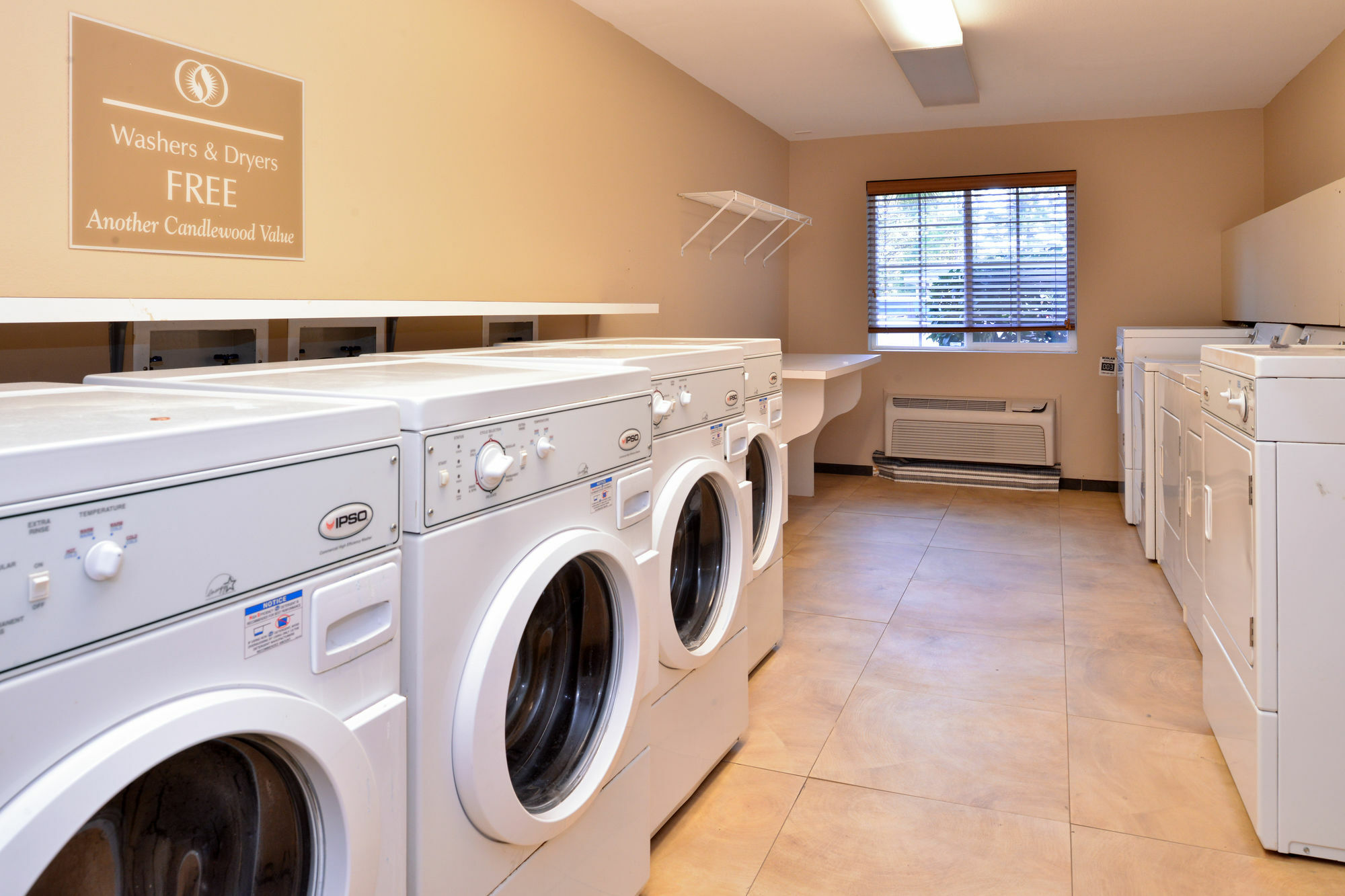 Candlewood Suites Charleston-Northwoods By Ihg Βόρειο Τσάρλεστον Εξωτερικό φωτογραφία
